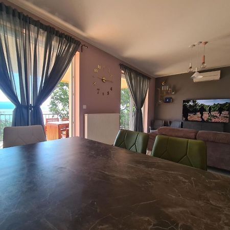 Family Apartment Nekic Опатия Екстериор снимка
